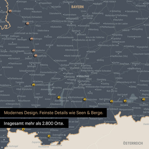 Ausschnitte einer Deutschlandkarte mit Bayern als Pinn-Leinwand in Navy Light mit Bergen, Seen und 2.500 Orten