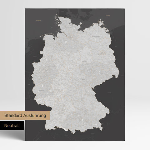 Neutrale schlichte Standard-Ausführung einer Deutschland-Karte mit Postleitzahlen als Pinn-Leinwand in Dunkelgrau