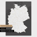 Neutrale und schlichte Standard-Ausführung einer Deutschland-Karte als Poster in Dunkelgrau