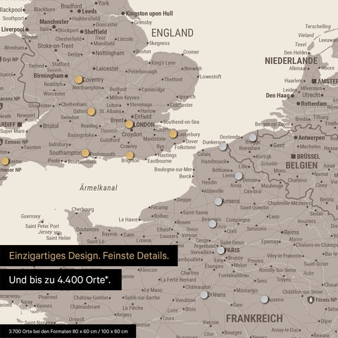 Ausschnitt einer magnetischen Europakarte in Warmgray (Braun-Grau) zeigt einen Ausschnitt von England, Frankreich und Belgien mit Details wie Nationalparks, Flüssen und zahlreichen kleineren Orten und Städten