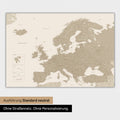 Neutrale und schlichte Ausführung einer Europakarte als Magnet-Poster in Desert Sand (Beige)