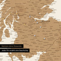 Pinnen von Reisezielen auf einer magnetischen England & Irland-Karte als Magnetposter