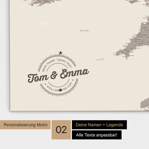 Personalisierte England-Karte als Pinn-Leinwand in Farbe Warmgray (Braun-Grau) mit eingedruckten Namen und einer Legende zur Markierung von besuchten Orten