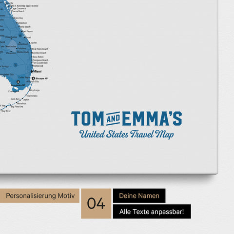 Detaillierte USA Amerika Karte als Pinn-Leinwand in Blau mit Personalisierung als Logo für die gesamte Familie