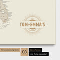 Pinnwand Leinwand einer USA Amerika Karte in Gold mit eingedrucktem Logo „United States"
