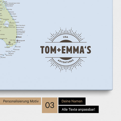 Pinnwand Leinwand einer politischen USA Amerika Karte in Multicolor Atlas mit eingedrucktem Logo „United States"