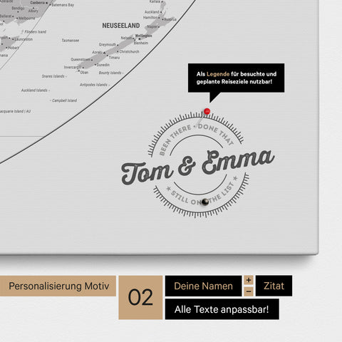 Personalisierte Weltkarte in der Equal-Earth-Projektion als Pinnwand Leinwand in Coolgray mit eingedruckten Namen und einer Legende zur Markierung von besuchten Orten