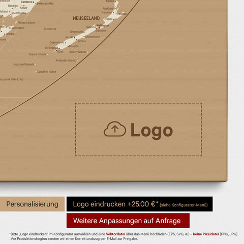 Weltkarte in der Equal-Earth-Projektion als Pinn-Leinwand in Treasure Gold, auf die ein Firmenlogo eingedruckt werden kann