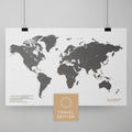 Weltkarte als Poster in Light Gray zum Pinnen und Markieren von Reisezielen kaufen
